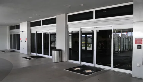 automatic sliding doors commercial